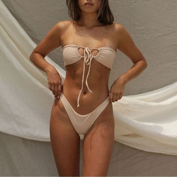 NEW! Stone Fox Swim Meadow Bikini Top - Picture 3 of 14